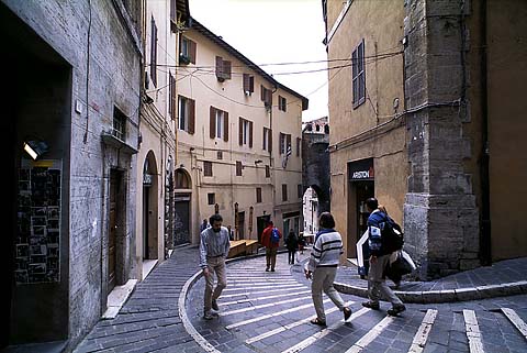 http://www.carfree.com/cft/i028_perugia.jpg